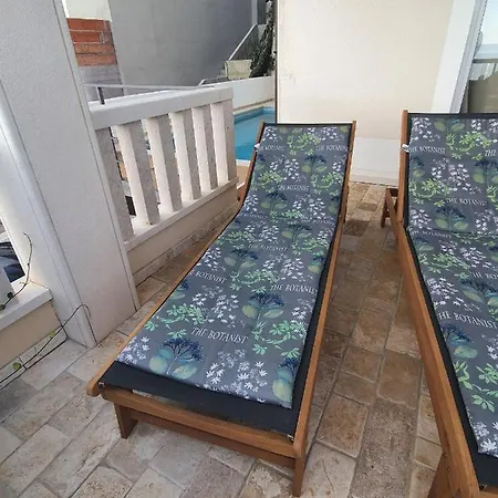 Apartment Azure Pool Makarska