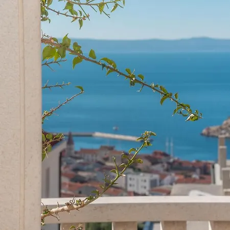 Apartment Azure Pool Makarska