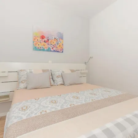 Apartment Azure Pool