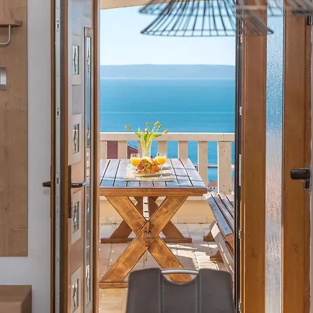 Apartment Azure Pool Makarska