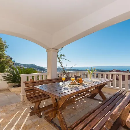 Apartment Azure Pool Apartment Makarska