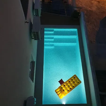 Apartment Azure Pool